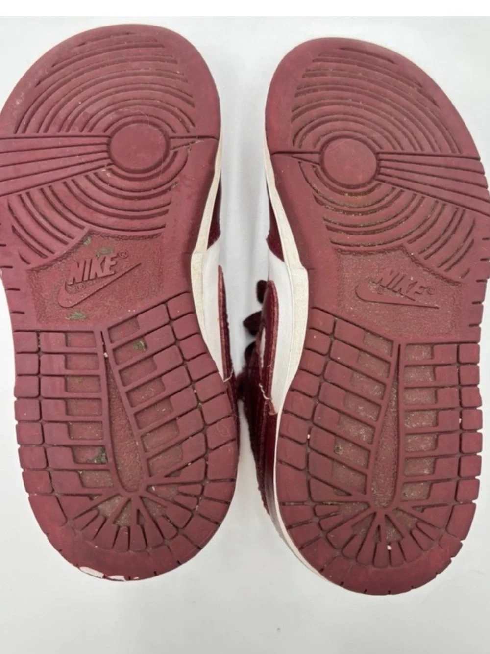 Nike Kids Low-Top Sneakers in Maroon and White